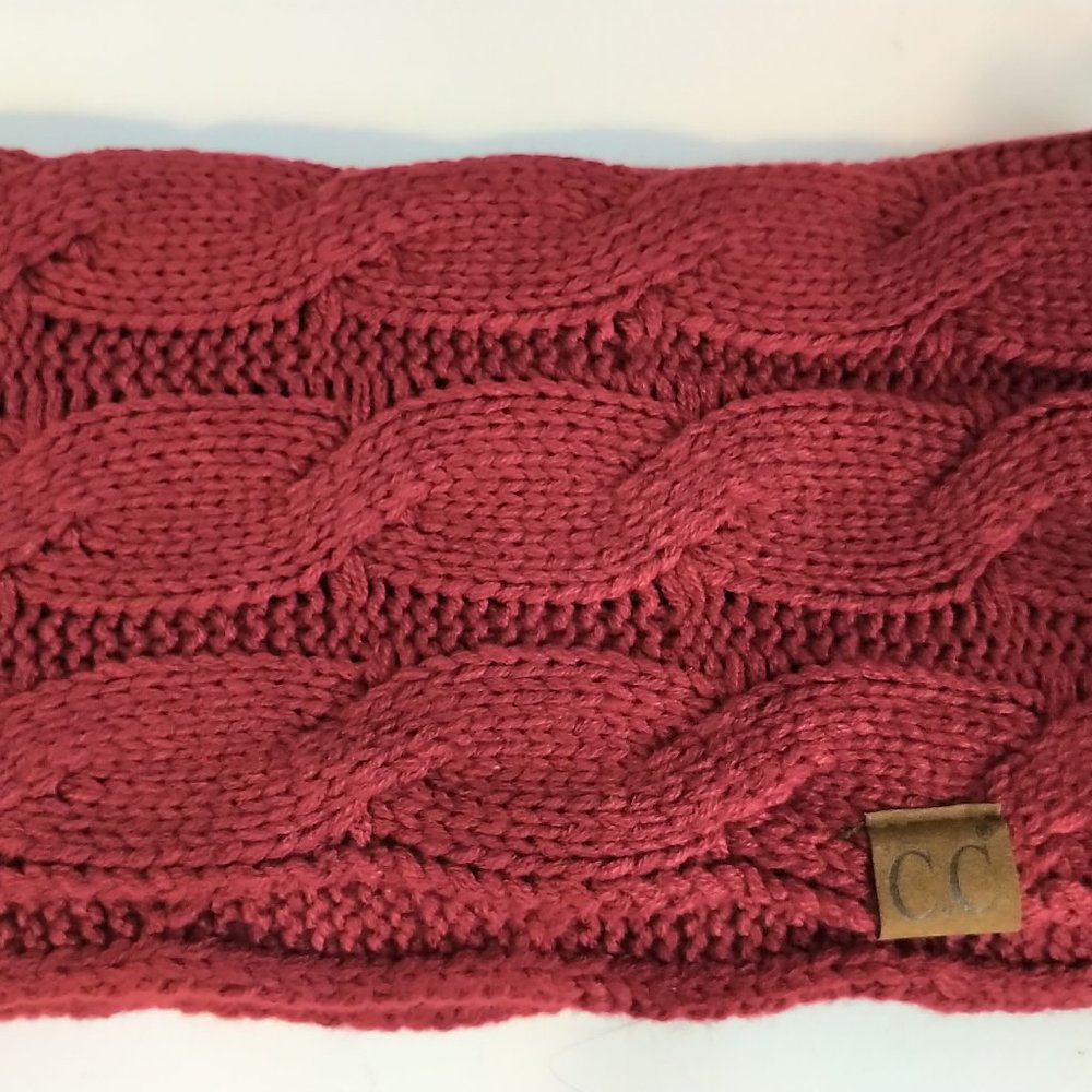 C.C. Infinity Cable Knit Scarf - Picture 3 of 4
